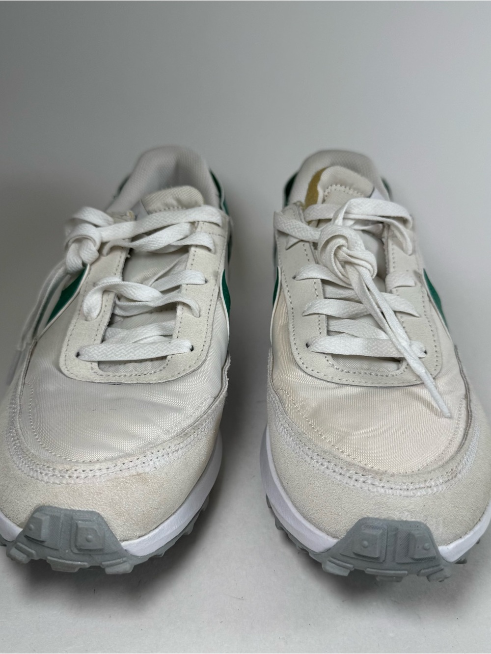 Womens Nike Shoes Waffle Debut Size 10 Off White Ivory Green Sneakers Tennis Run - Picture 3 of 12